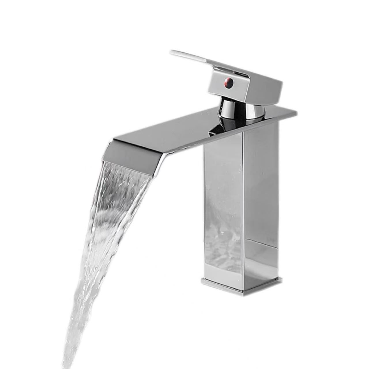 Torneira Cachoeira Cromada De Bica Plana De Água Quente E Fria